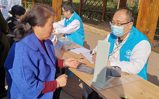 【学雷锋日】MK在线,MK（中国）举办“爱满京城，牵手智慧家医”志愿服务活动(图5)